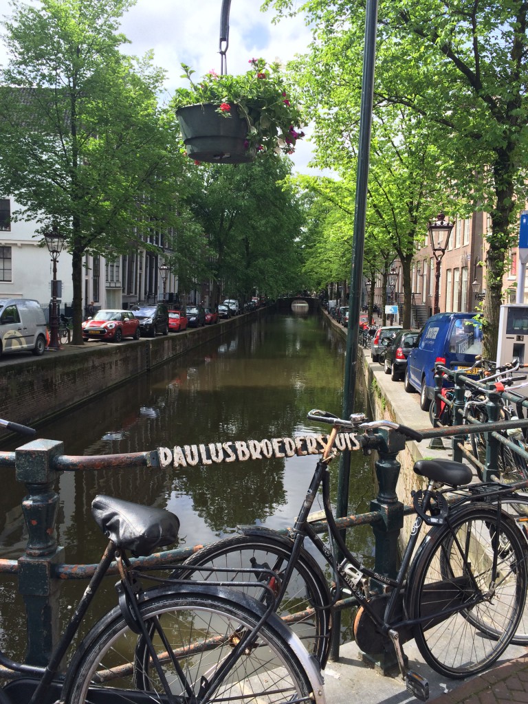 Râul Amstel, o emblemă a Amsterdamului