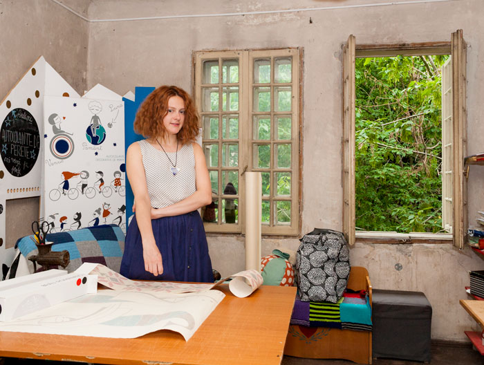 Ana Bănică, în atelierul „Cai verzi pe pereți”
