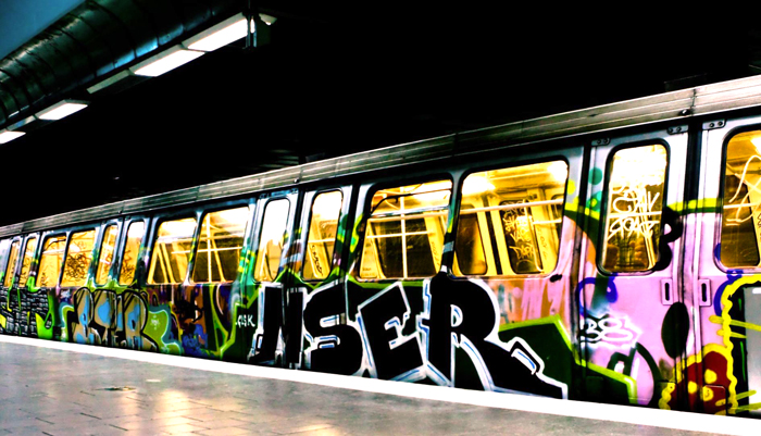 Graffiti pe metroul bucureștean