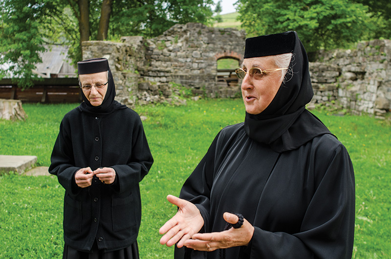 Încrezătoare în viitorul românilor: stareţa Mănăstirii Humor, maica Parascheva Sorohan