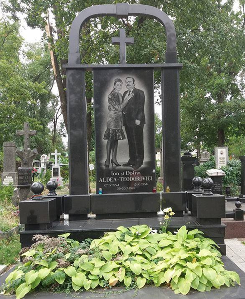 Mormântul celor două inimi gemene în dragoste, cânt şi poezie, marii români basarabeni Ion şi Doina Aldea-Teodorovici