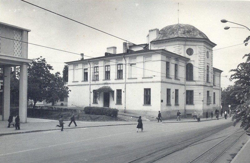 Academia Mihăileană, prima instituție de învățământ superior din Moldova, întemeiată de către Gheorghe Asachi la 1834, în capitala de atunci a Moldovei